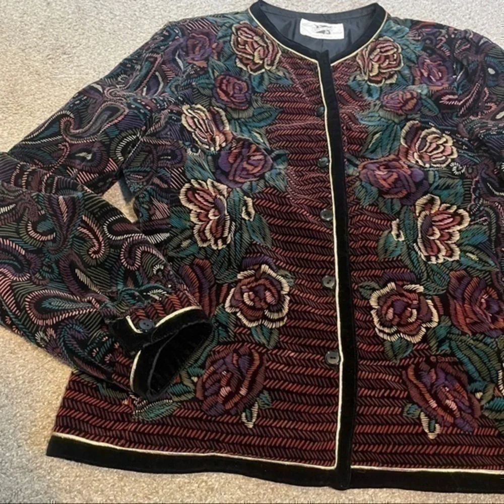 Vintage Saxton Hall velvet embroidered coat